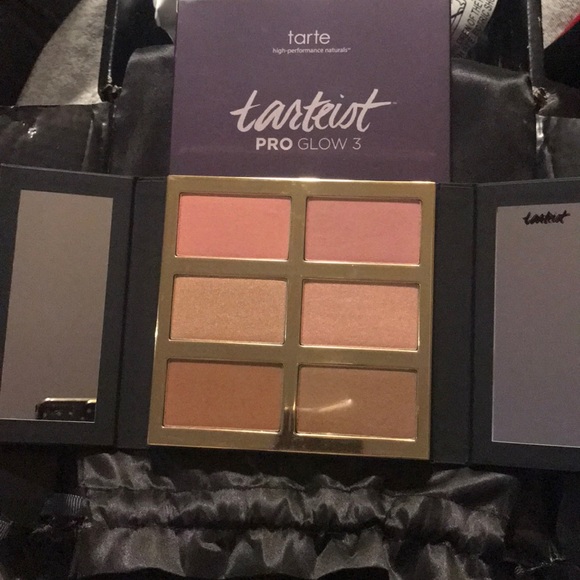 6-Shade Cheek palette - Picture 1 of 3